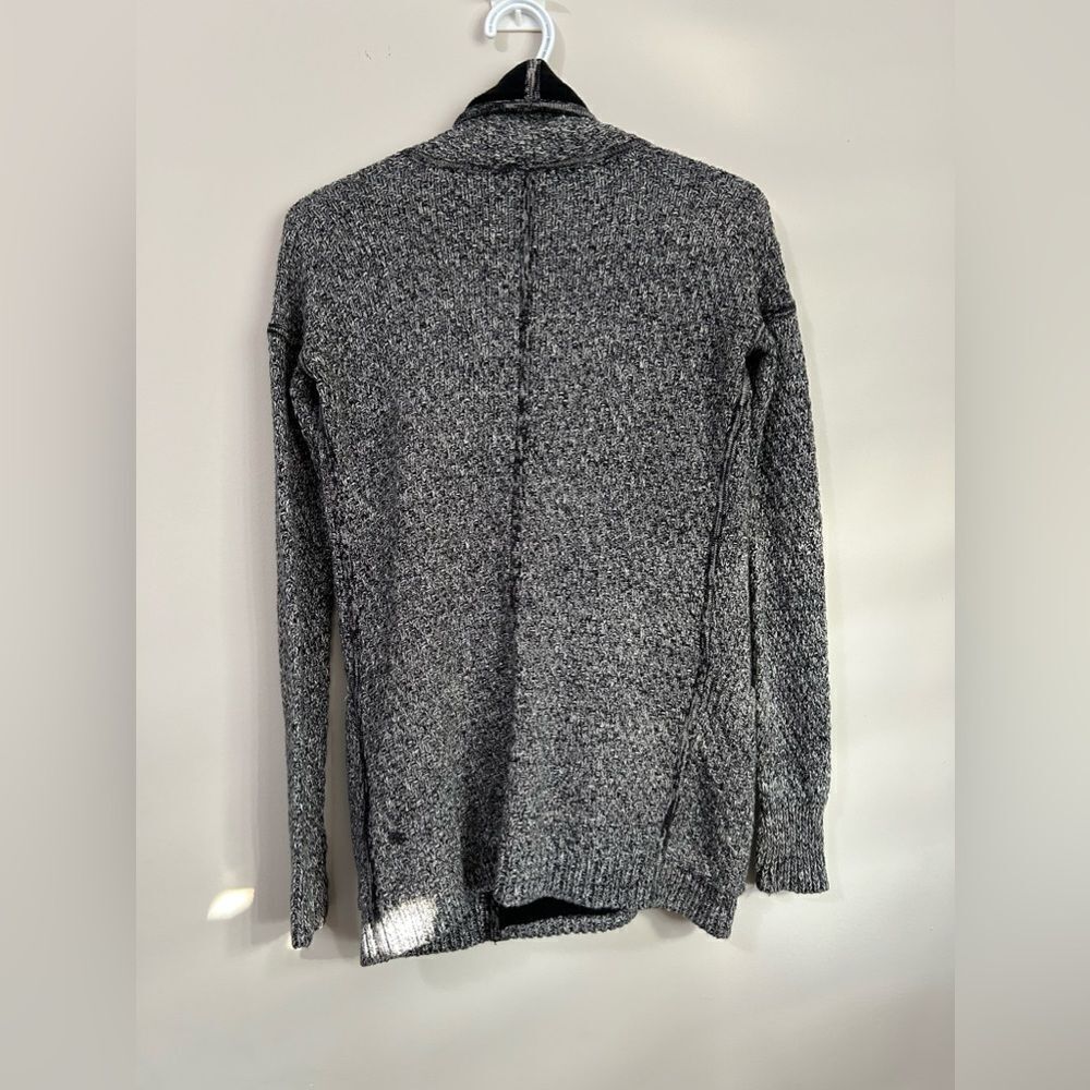 Lululemon Black and white Buttoned Cardigan - Picture 11 of 12